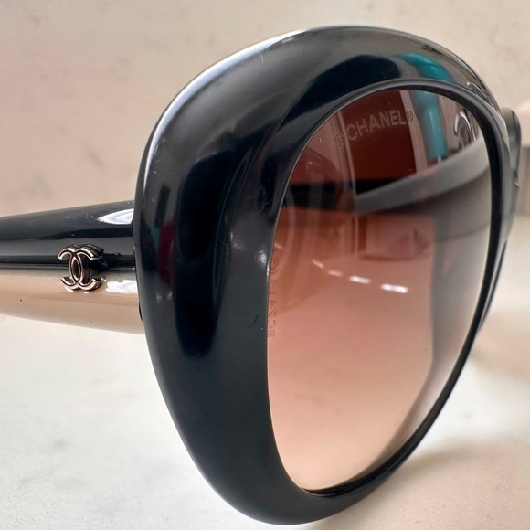 Chanel Sunglasses Signature Butterfly - Picture 2 of 5